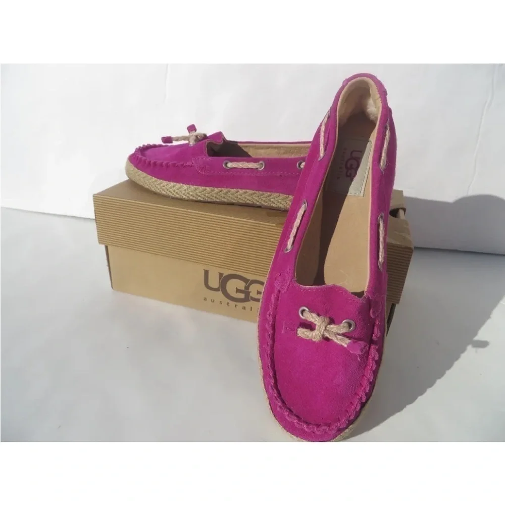 UGG Australia Slip on moccasin loafer shoes ladies sz 6 berry espadrille